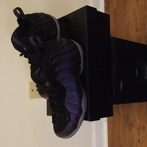 Basketball Shoes - Picture 5 of 5